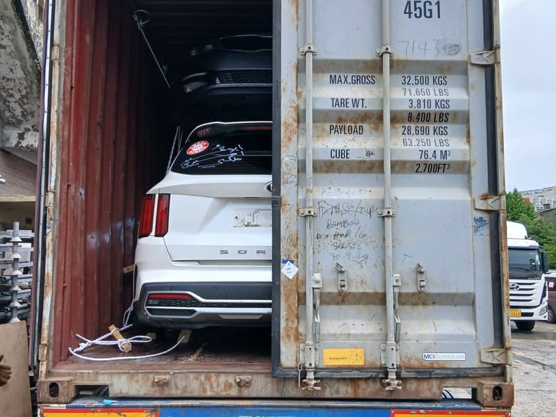 Loading photo — keys
